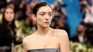 Lorde reveals that Chappell Roan asked if she was nonbinary